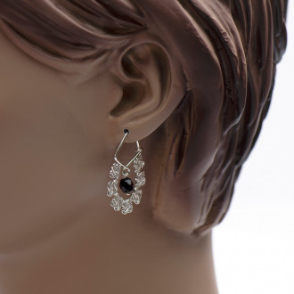 Mattenklopper oorbellen ogri ai kraal | Surinaamse oorbellen 2