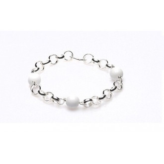 Surinaamse Lontai armband met witte kralen